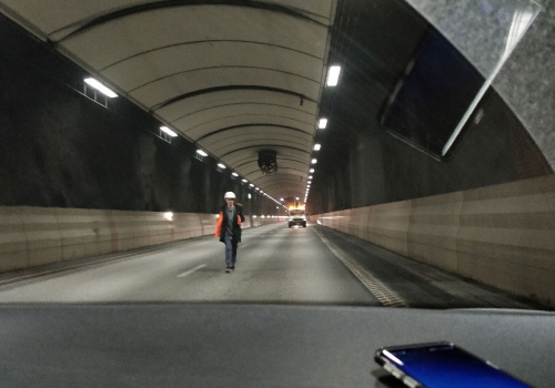 Integrator testing the GPS signal emitted by SubWAVE in a road tunnel
